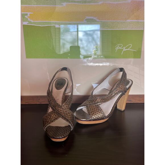 Vintage Frye Bronze Beaded Open Toe Slingback Wood Platform Heeled Sandal Sz 8.5 - Picture 2 of 15